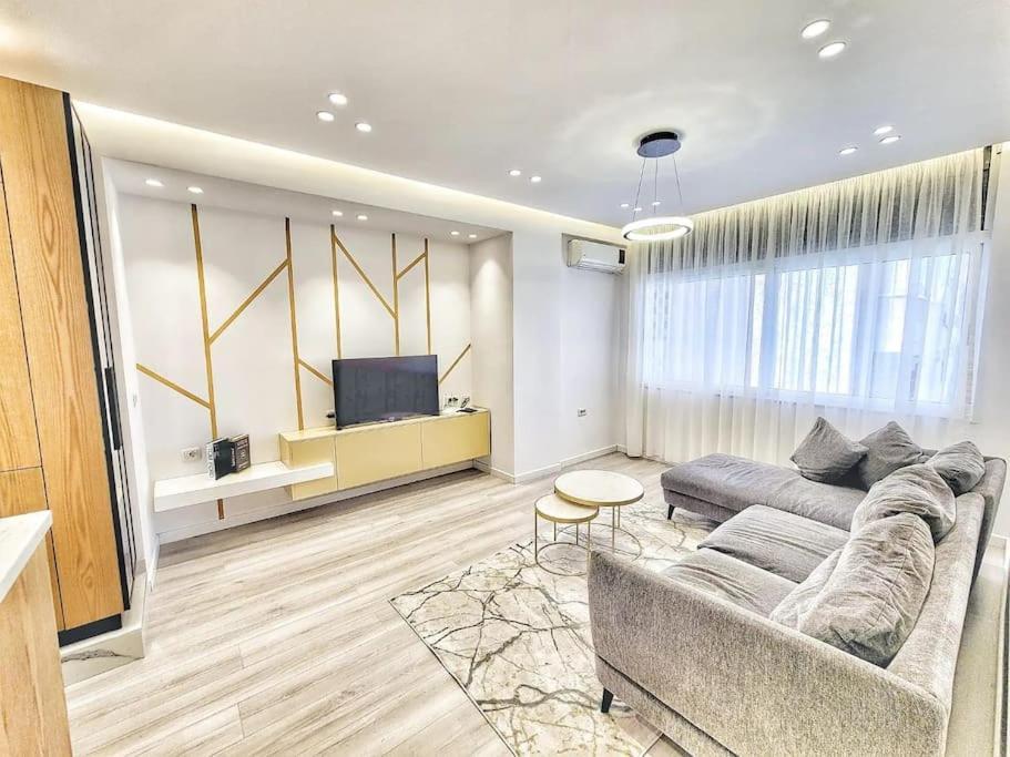 23° Bs Pazari Center Comfort * Tirana